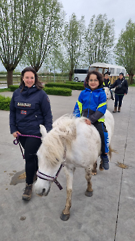 Aapjes op de boerderij_187