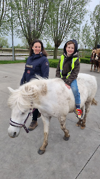 Aapjes op de boerderij_198