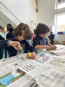 Aapjes op de boerderij_250